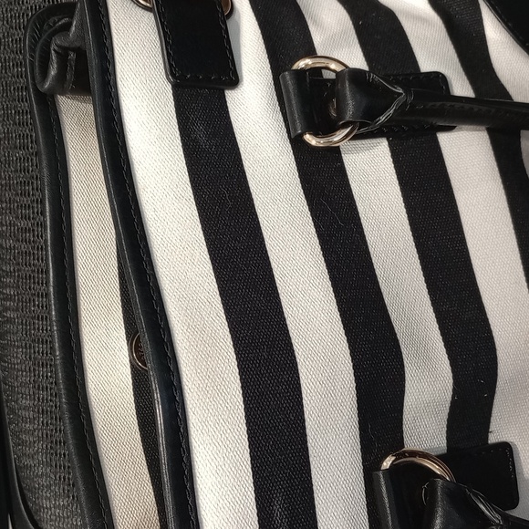 Michael Kors Hamilton Stripe Satche bag LIKE NEW - Picture 5 of 14